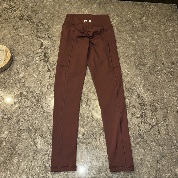NEW MAUVE FOR THE PEACH CROSSOVER SCRUNCH LEGGINGS WITH POCKETS XS - Picture 7 of 7